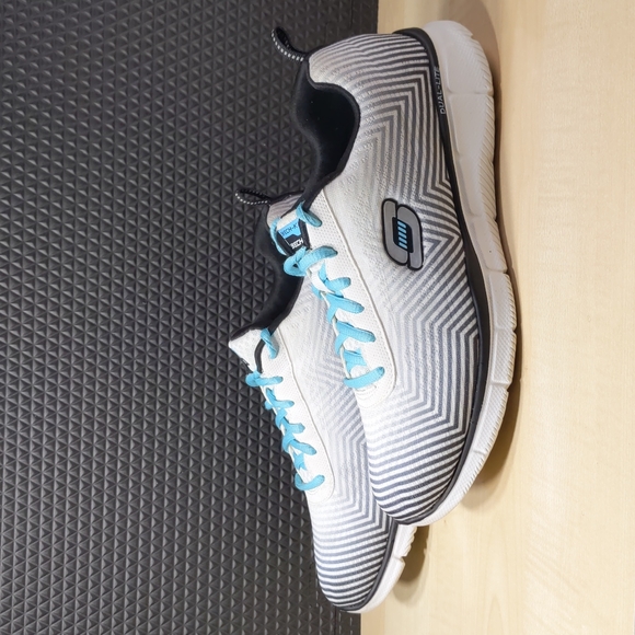 Skechers skech-knit sneakers - Picture 3 of 8